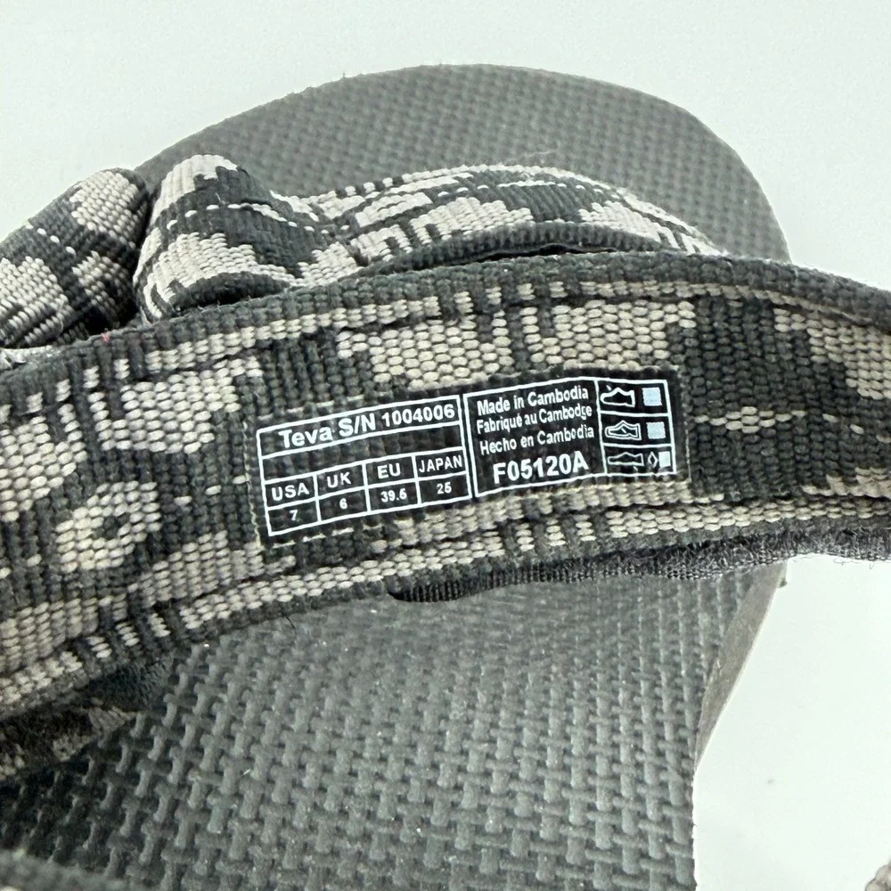 Teva Original Universal Sandals Black Grey Geometric Strappy Mens 7 Womens 9